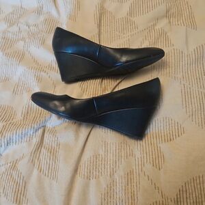 Life Stride Black Wedge Heels